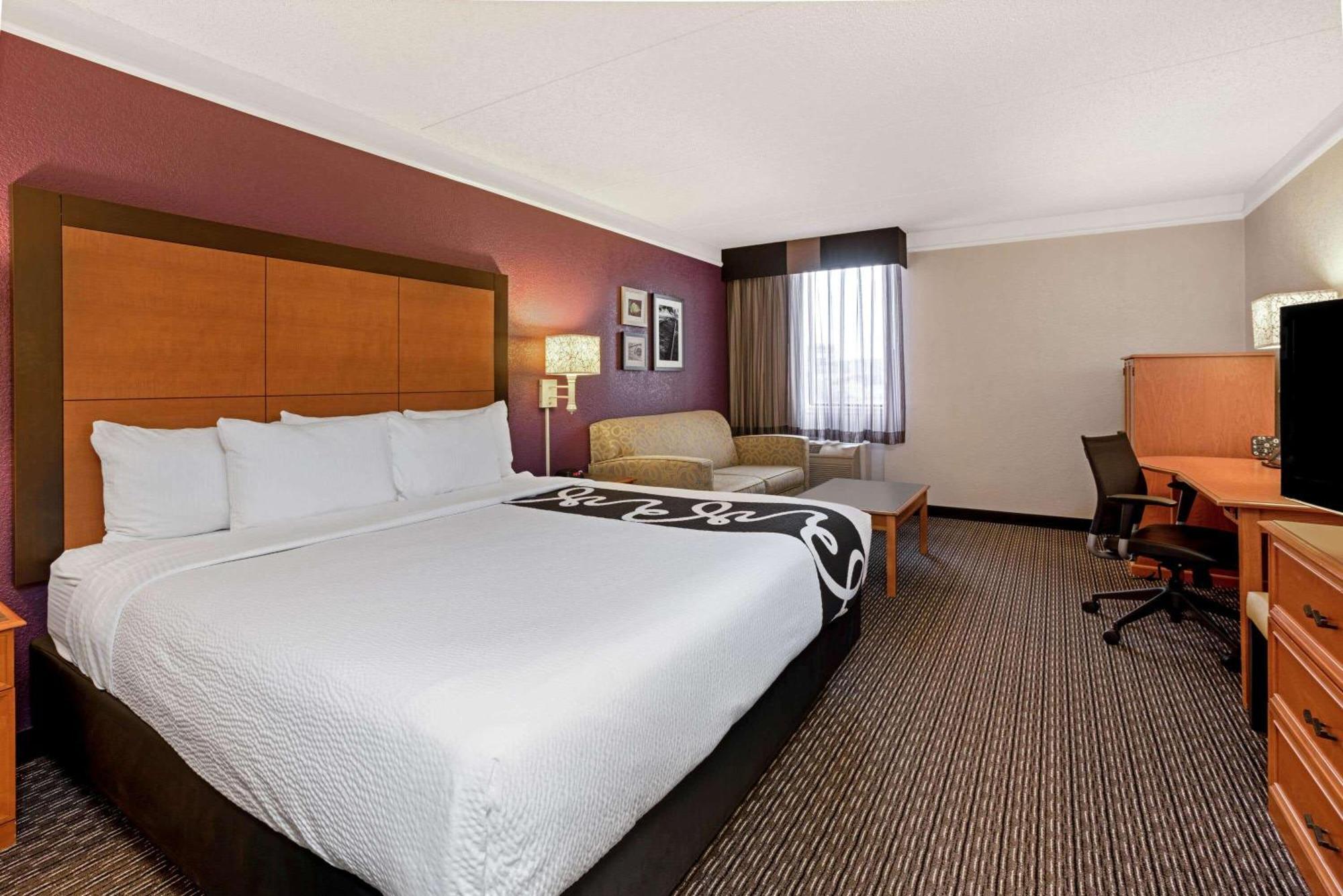 Deluxe King Suite,1218440011:JPEG
