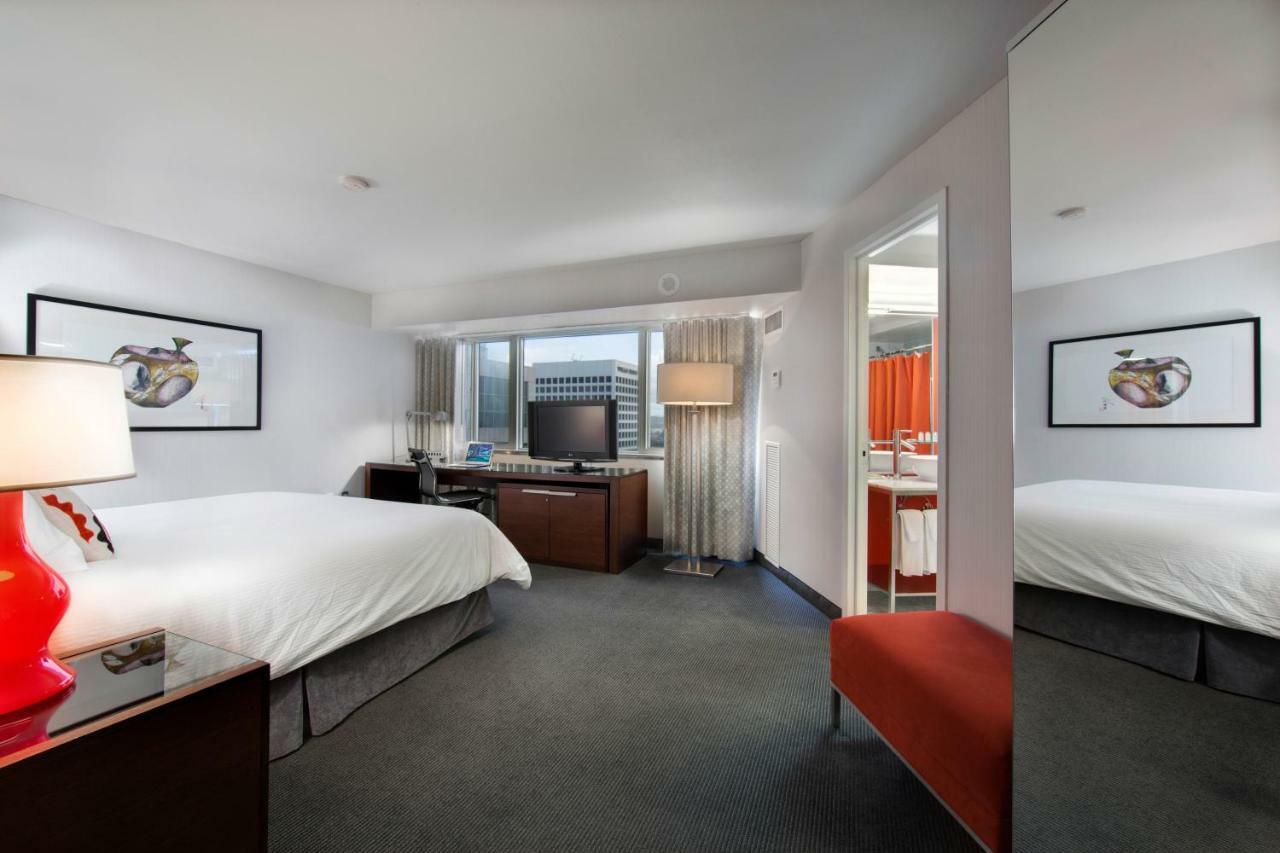 Superior King Suite,697669596:JPEG